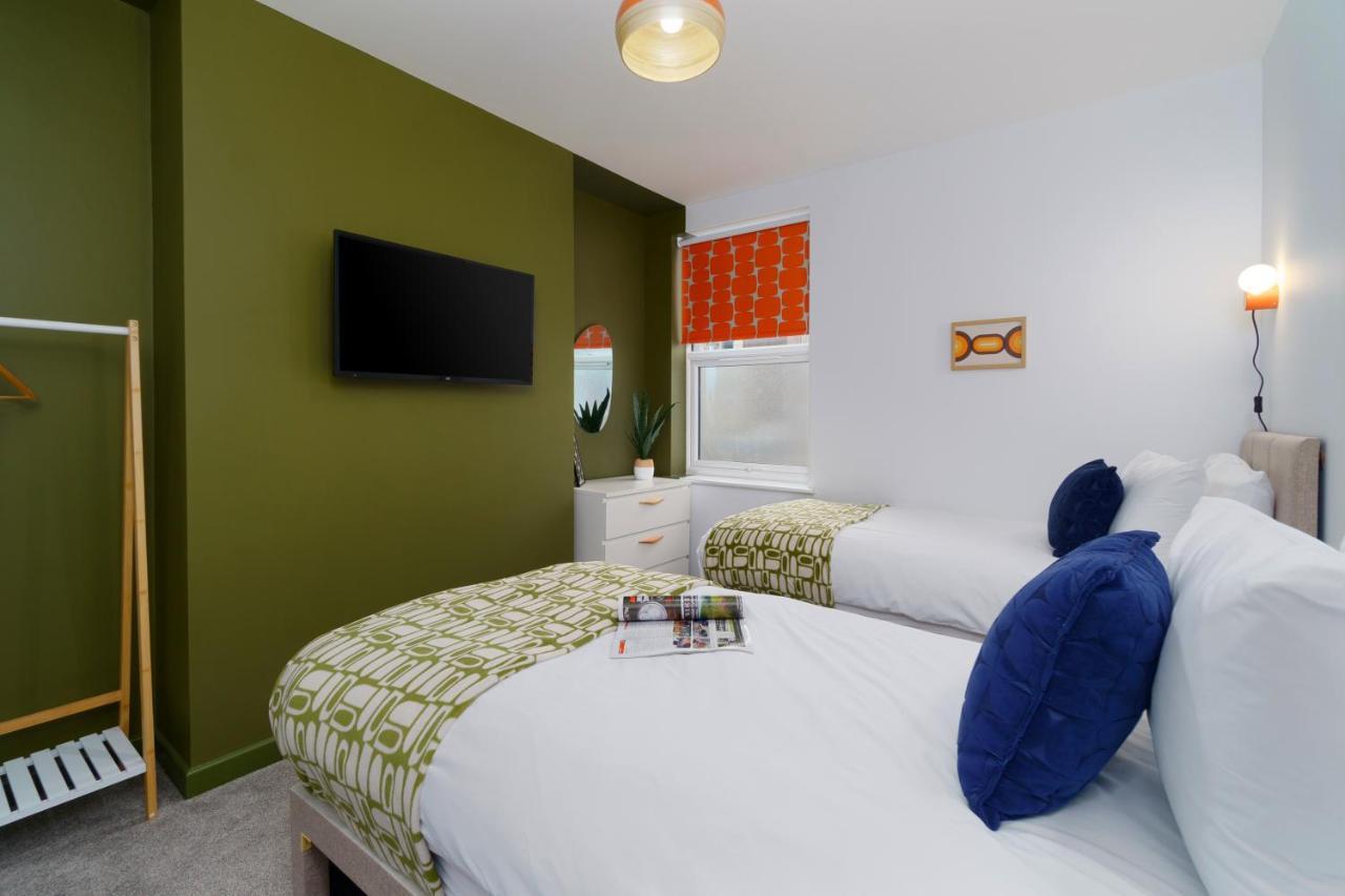 Apartment Two - Private Car Park, Comfortable And Well Equipped - By Ocean City Retreats Plymouth Exterior foto