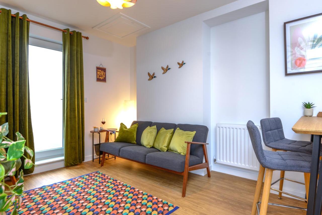 Apartment Two - Private Car Park, Comfortable And Well Equipped - By Ocean City Retreats Plymouth Exterior foto